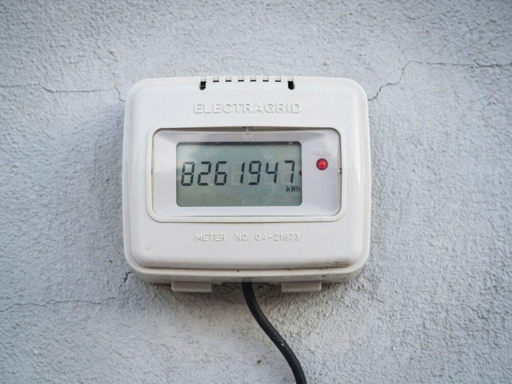 elektrownia fotowoltaiczna i licznik